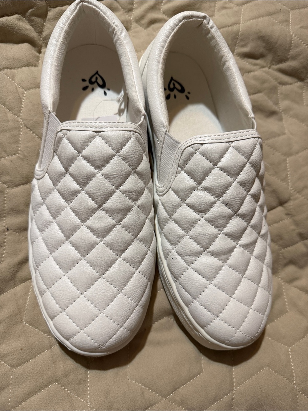 White slide on shoe size 8 women’s